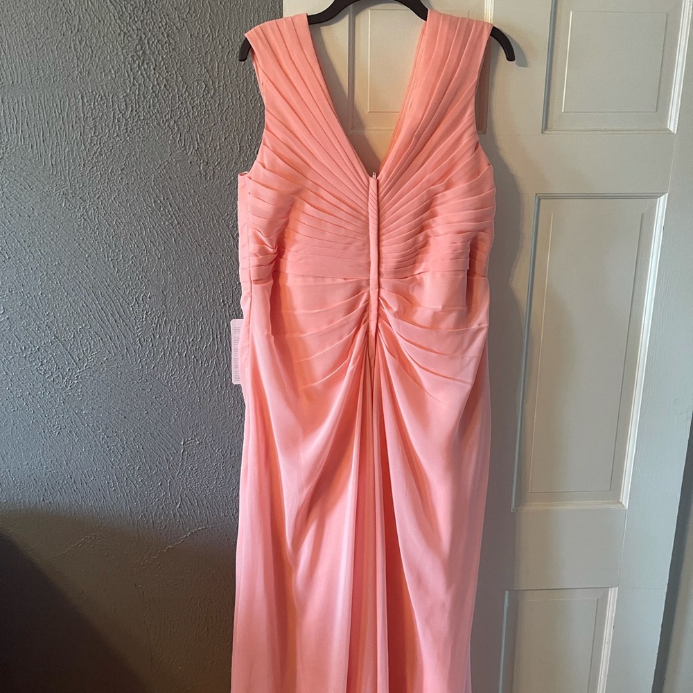 Sleeveless Coral Formal Gown - Picture 5 of 6